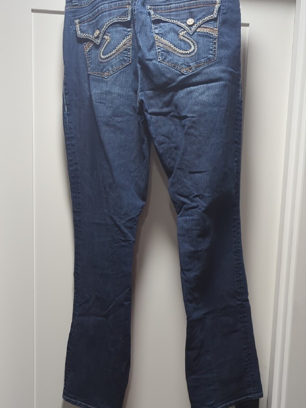 Silver Jeans Women’s Boot-Cut Jeans in Dark Blue - Picture 6 of 7